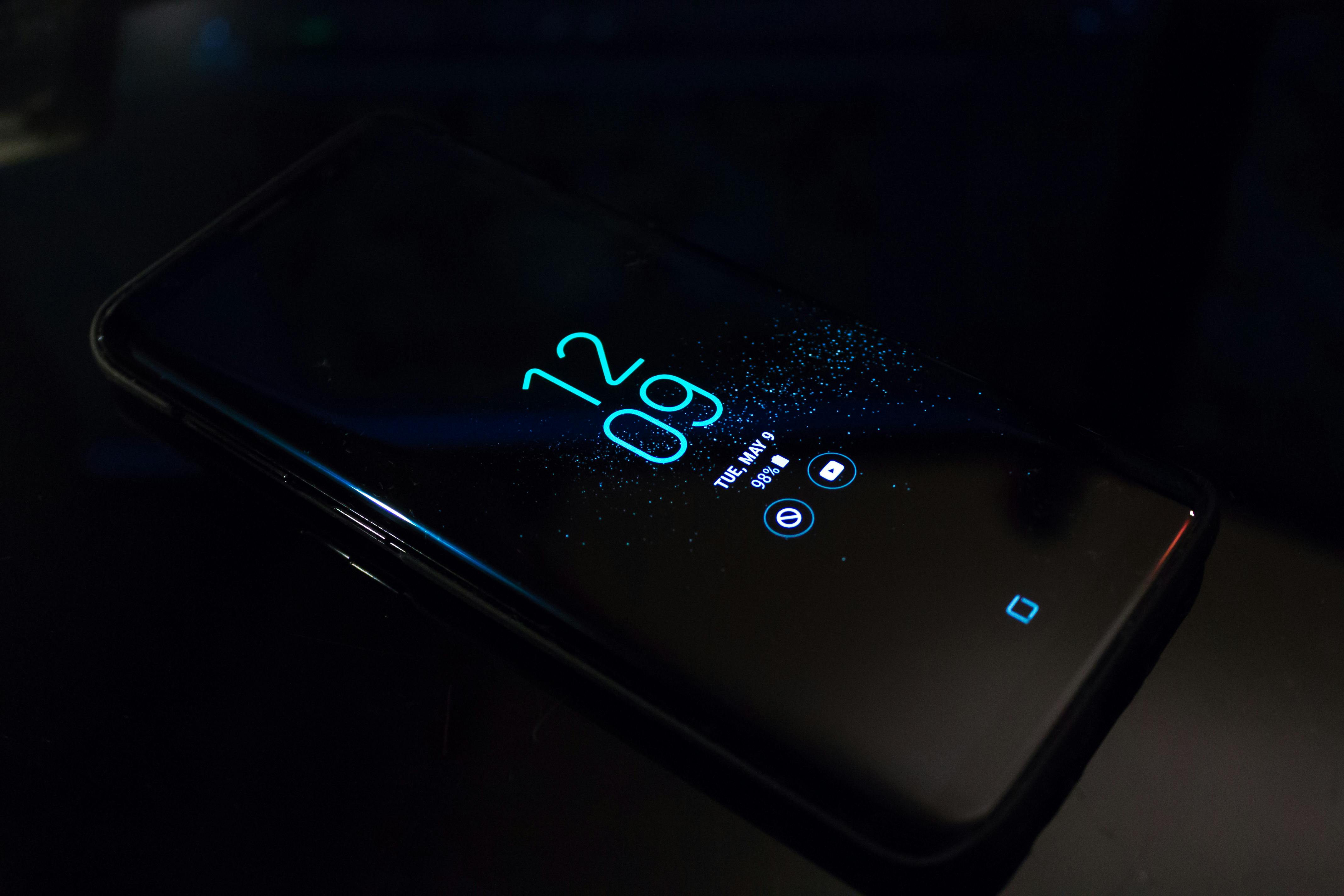 Smartphones full specs and reviews 2026